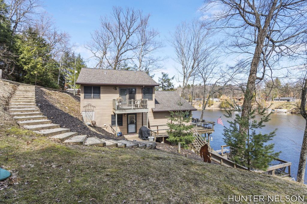 4600 S Teal Lane, Big Prairie Twp, MI 49337