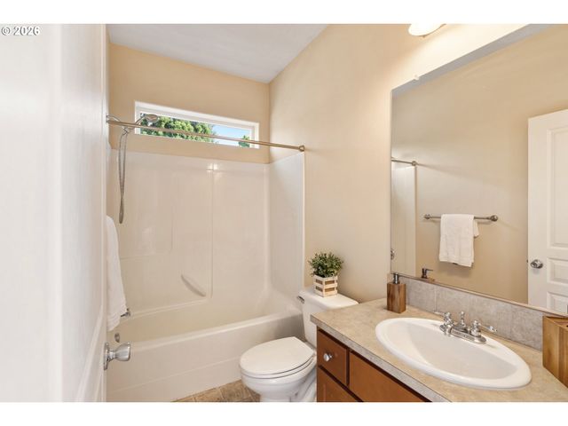 10336 Sw HOLLYRIDGE Ln, Beaverton, OR 97005