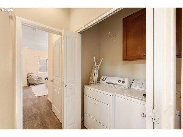 10336 Sw HOLLYRIDGE Ln, Beaverton, OR 97005