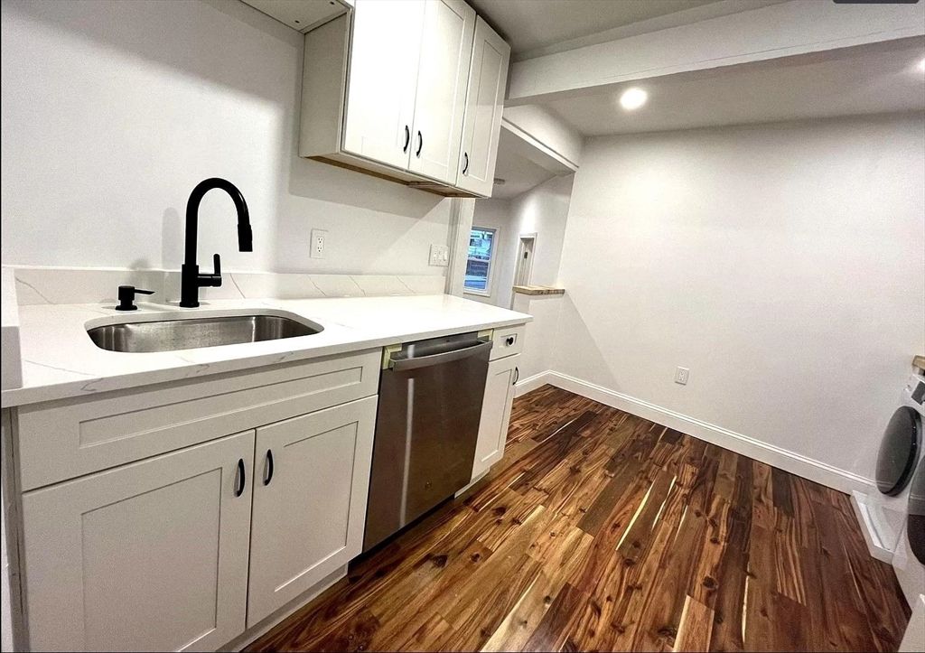 303 Carter St 1, Chelsea, MA 02150