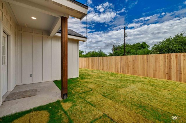 56 E 17th Street, San Angelo, TX 76903