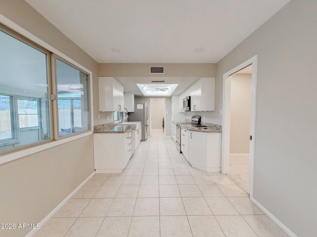 1104 E WATSON Drive, Tempe, AZ 85283