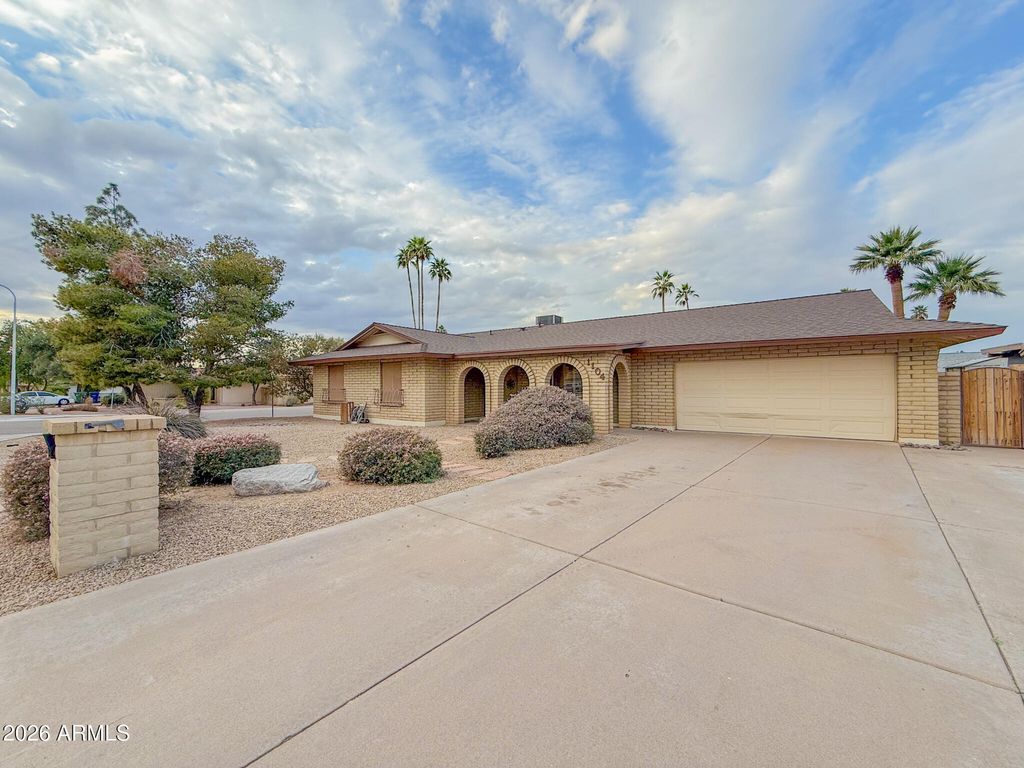 1104 E WATSON Drive, Tempe, AZ 85283