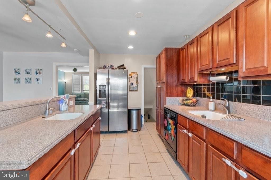 Image 13 of property listing at 409 STRATFORD RD, Baltimore, MD 21228