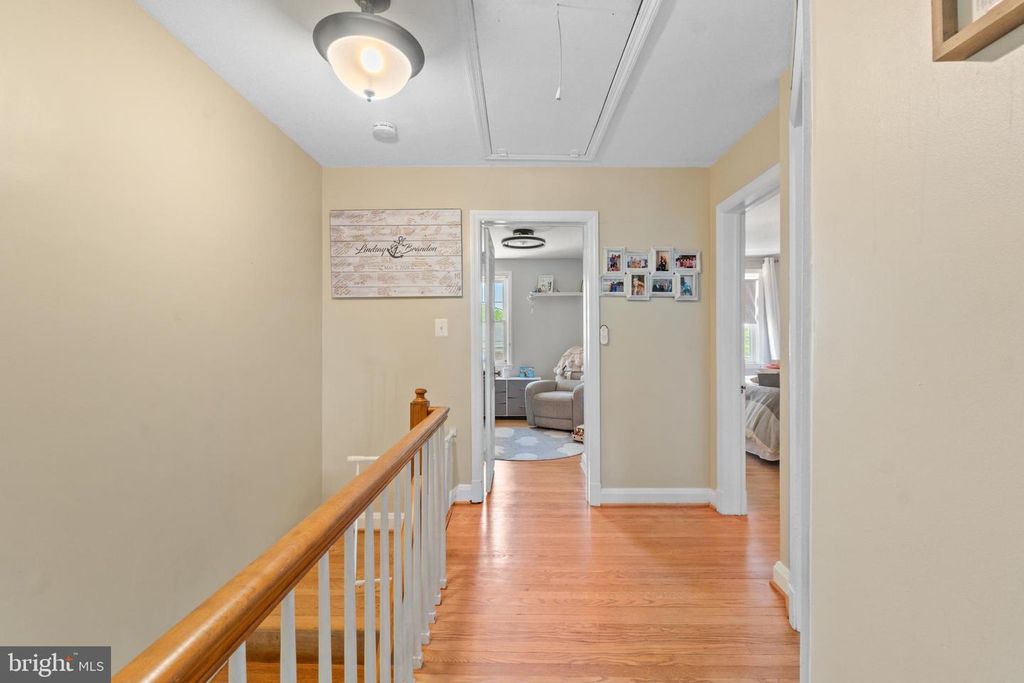 Image 14 of property listing at 409 STRATFORD RD, Baltimore, MD 21228