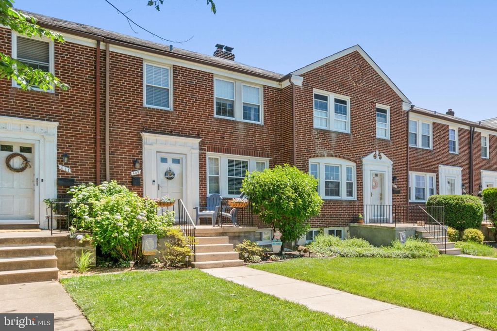 Image 2 of property listing at 409 STRATFORD RD, Baltimore, MD 21228
