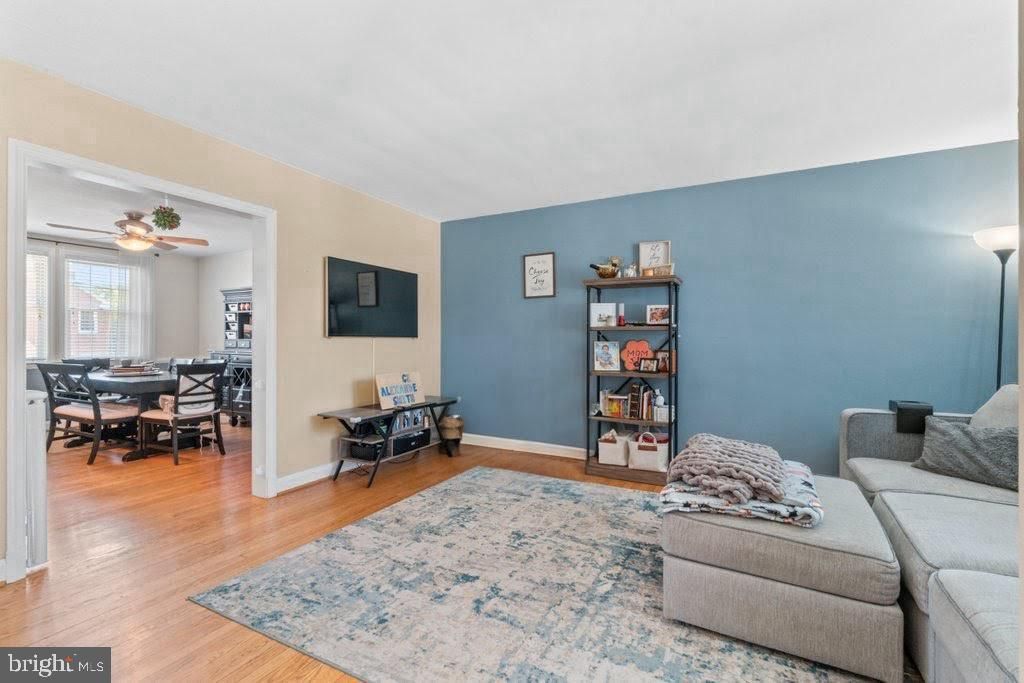 Image 6 of property listing at 409 STRATFORD RD, Baltimore, MD 21228