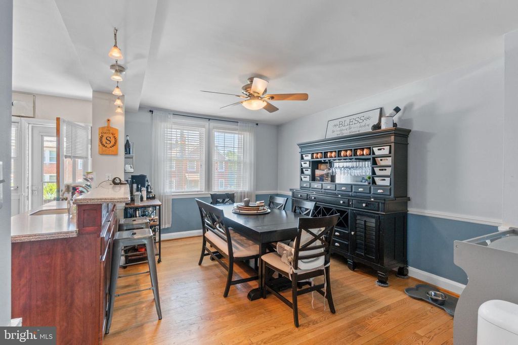 Image 8 of property listing at 409 STRATFORD RD, Baltimore, MD 21228