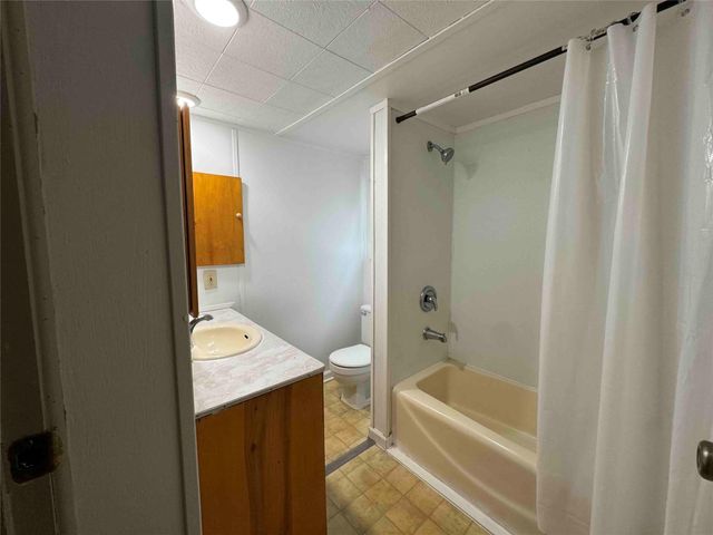 1718 W Dumble Street 14, Alvin, TX 77511