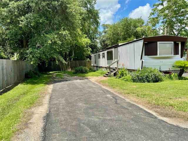 1718 W Dumble Street 14, Alvin, TX 77511
