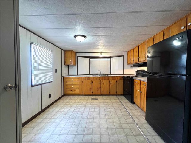 1718 W Dumble Street 14, Alvin, TX 77511
