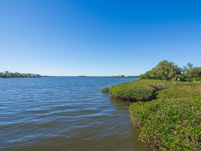 300 Harbour Drive 308E, Vero Beach, FL 32963
