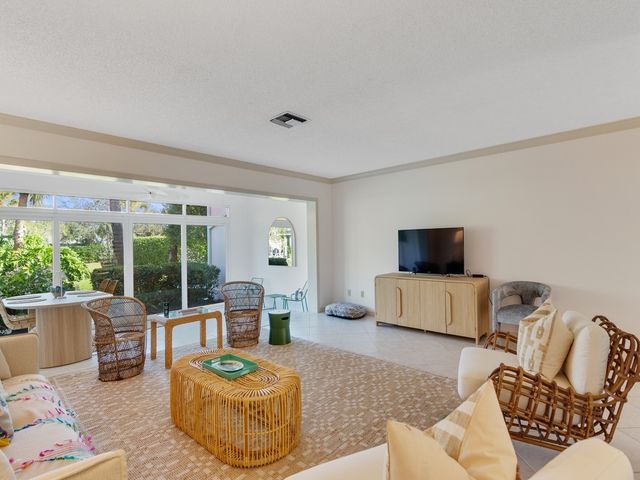 300 Harbour Drive 308E, Vero Beach, FL 32963