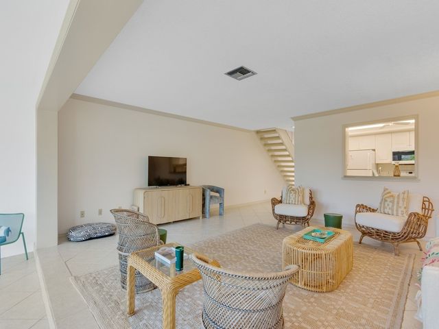 300 Harbour Drive 308E, Vero Beach, FL 32963