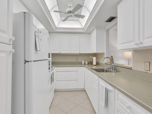 300 Harbour Drive 308E, Vero Beach, FL 32963