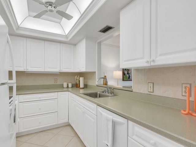 300 Harbour Drive 308E, Vero Beach, FL 32963