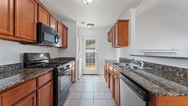 1304 S C Court, Rogers, AR 72756