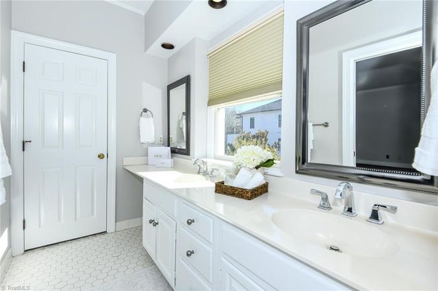 420 Fisher Park Circle, Greensboro, NC 27401