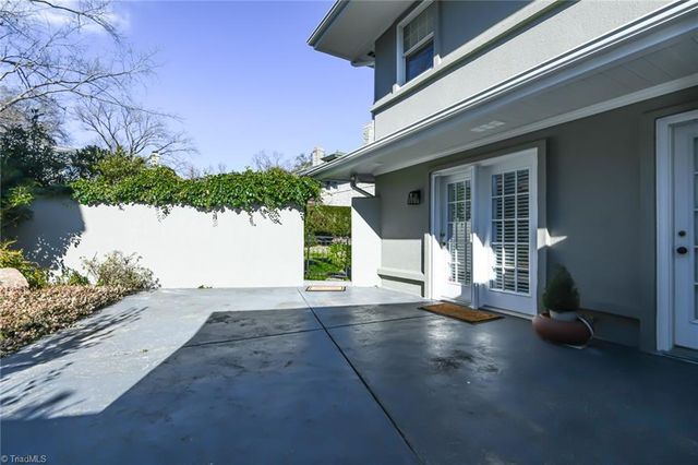 420 Fisher Park Circle, Greensboro, NC 27401