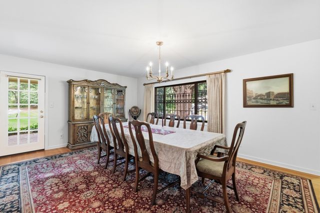 5 Rollingwood Dr, Worcester, MA 01609