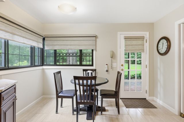 5 Rollingwood Dr, Worcester, MA 01609