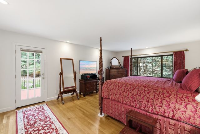 5 Rollingwood Dr, Worcester, MA 01609