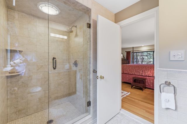 5 Rollingwood Dr, Worcester, MA 01609