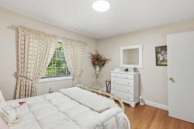 5 Rollingwood Dr, Worcester, MA 01609