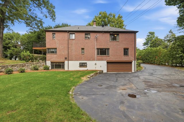 5 Rollingwood Dr, Worcester, MA 01609