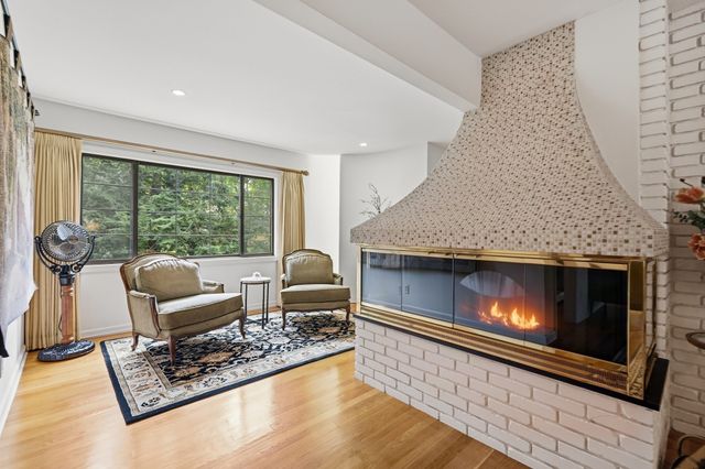 5 Rollingwood Dr, Worcester, MA 01609