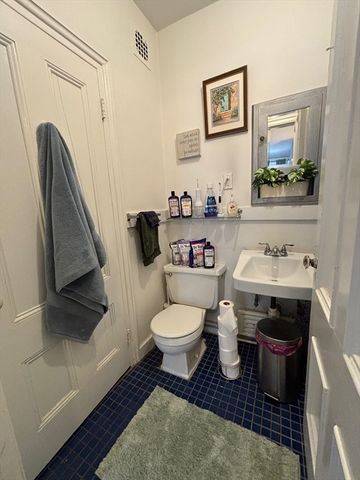 98 Charles St. 9, Boston, MA 02114