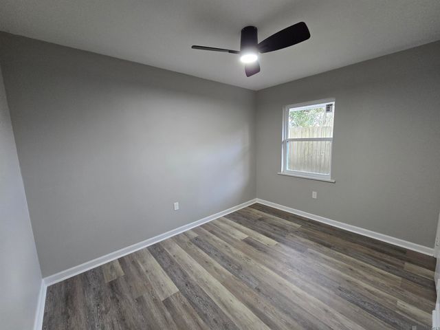 7565 Gov Blanchard Dr, Baton Rouge, LA 70811