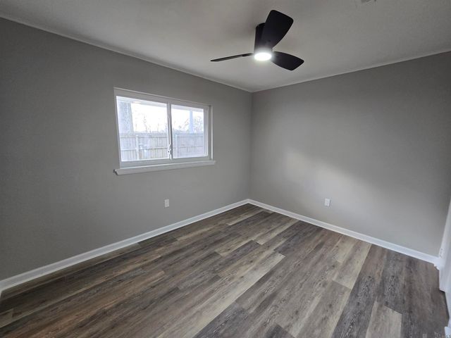 7565 Gov Blanchard Dr, Baton Rouge, LA 70811