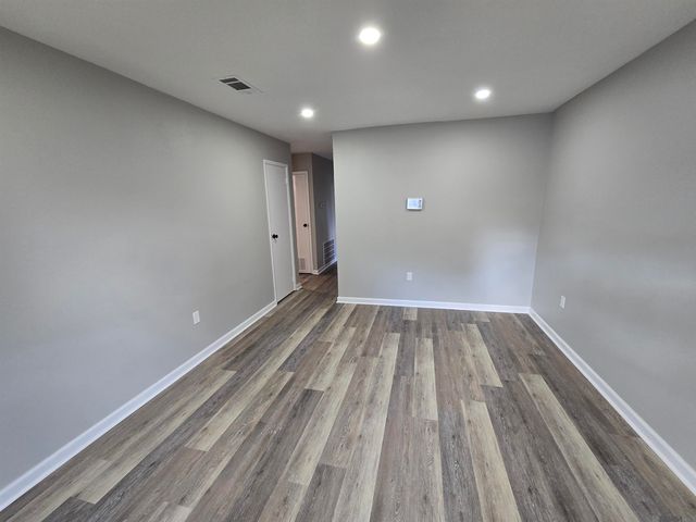 7565 Gov Blanchard Dr, Baton Rouge, LA 70811