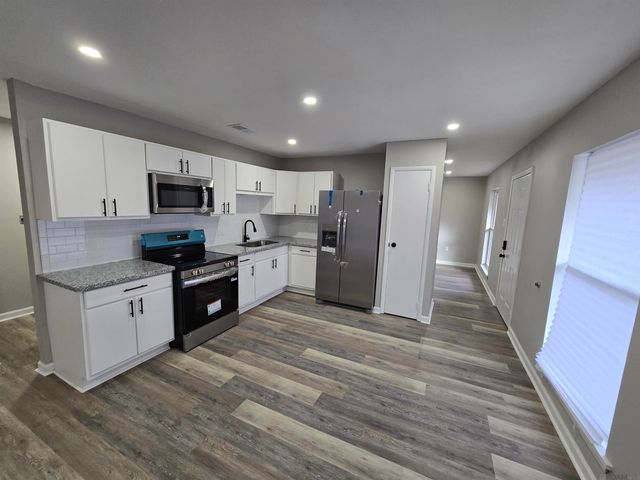 7565 Gov Blanchard Dr, Baton Rouge, LA 70811