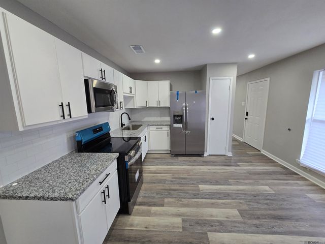 7565 Gov Blanchard Dr, Baton Rouge, LA 70811