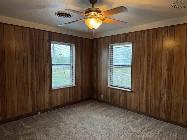 4594 BUS HWY 287, Iowa Park, TX 76367