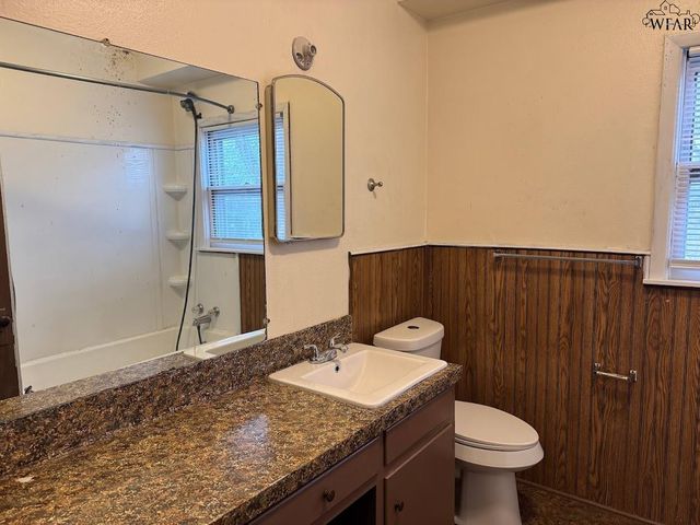 4594 BUS HWY 287, Iowa Park, TX 76367