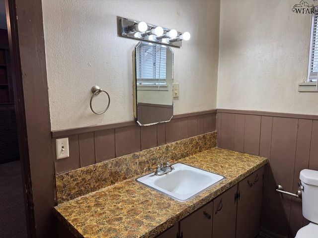 4594 BUS HWY 287, Iowa Park, TX 76367