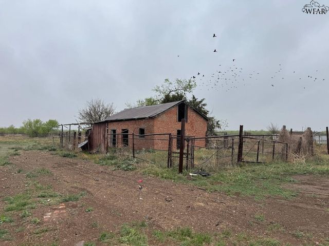4594 BUS HWY 287, Iowa Park, TX 76367