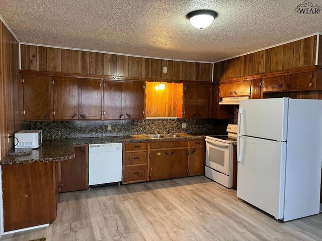 4594 BUS HWY 287, Iowa Park, TX 76367