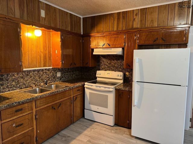4594 BUS HWY 287, Iowa Park, TX 76367