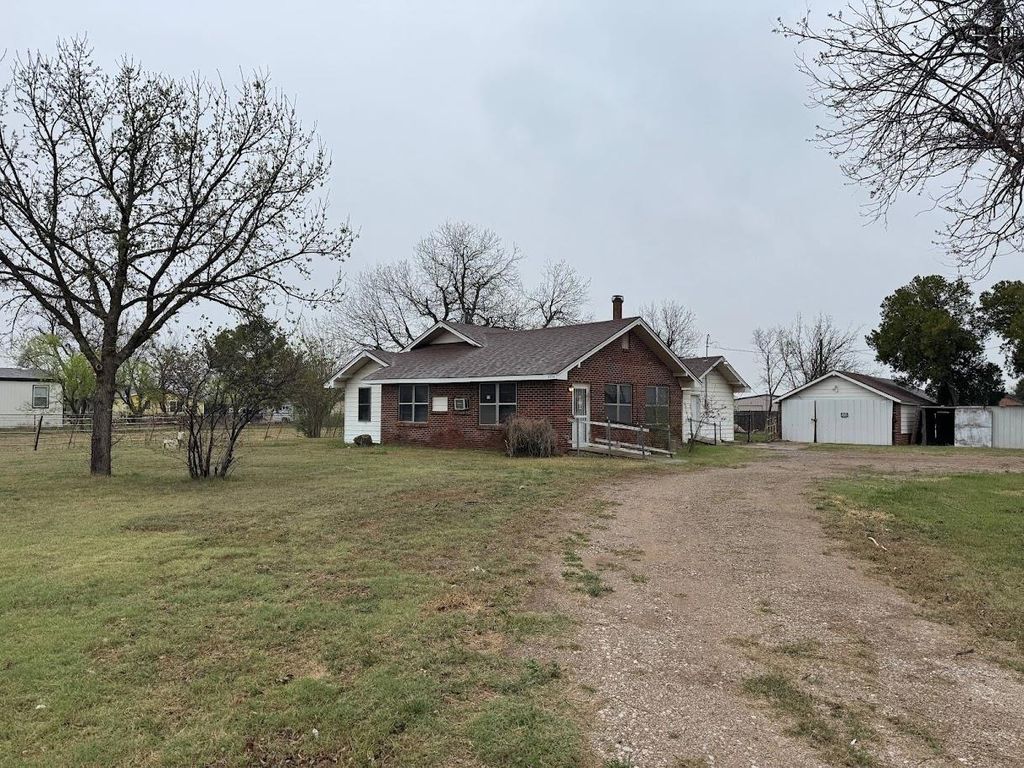 4594 BUS HWY 287, Iowa Park, TX 76367