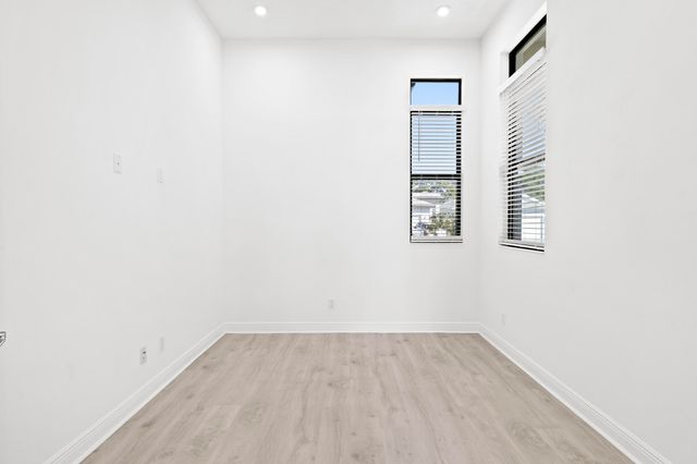 199 SE Via Sangro, Port St. Lucie, Port St Lucie, FL 34952