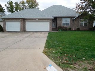1608 East Highview, Ozark, MO 65721