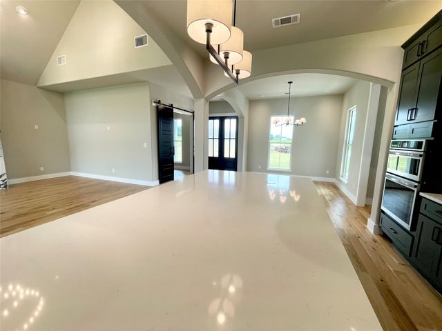 220 Dixie Estates Way, Whitesboro, TX 76273