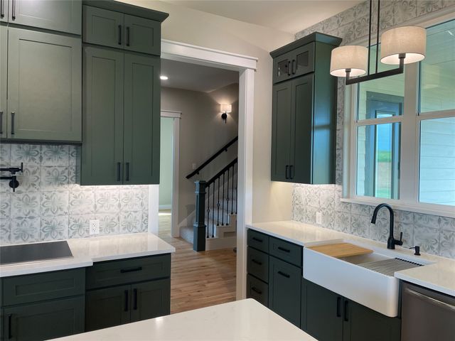 220 Dixie Estates Way, Whitesboro, TX 76273