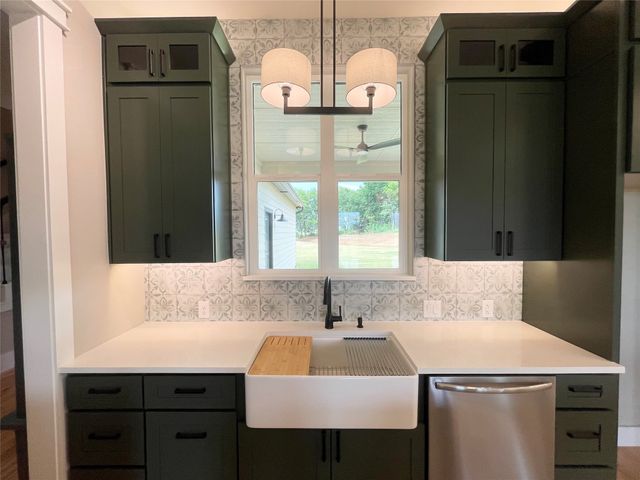 220 Dixie Estates Way, Whitesboro, TX 76273