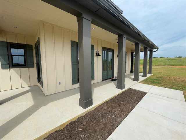 220 Dixie Estates Way, Whitesboro, TX 76273