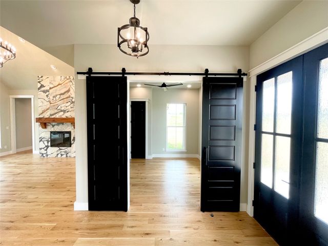 220 Dixie Estates Way, Whitesboro, TX 76273